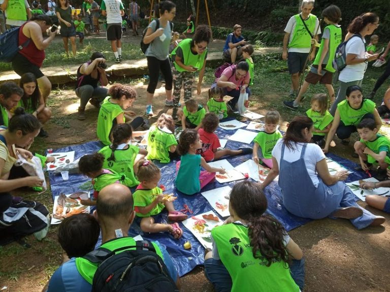 crianças participam de mutirão no parque nacional da tijuca