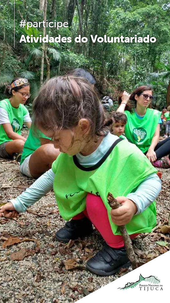 Imagem mostra uma criança realizando atividade no mutirão infantil do Parque Nacional da Tijuca